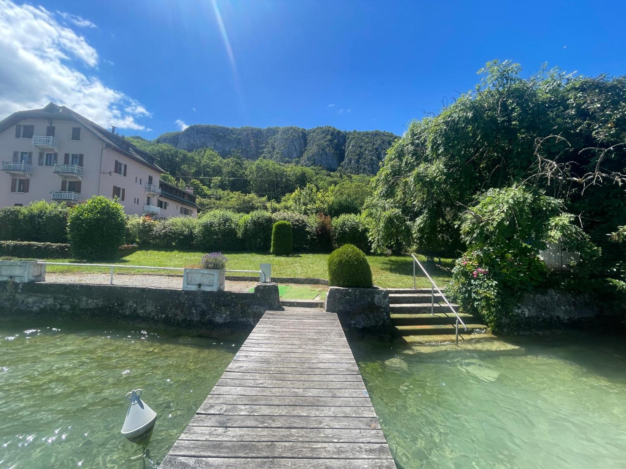 Rare 2 Bedroom With Private Beach On Lake Annecy Doussard Dış mekan fotoğraf